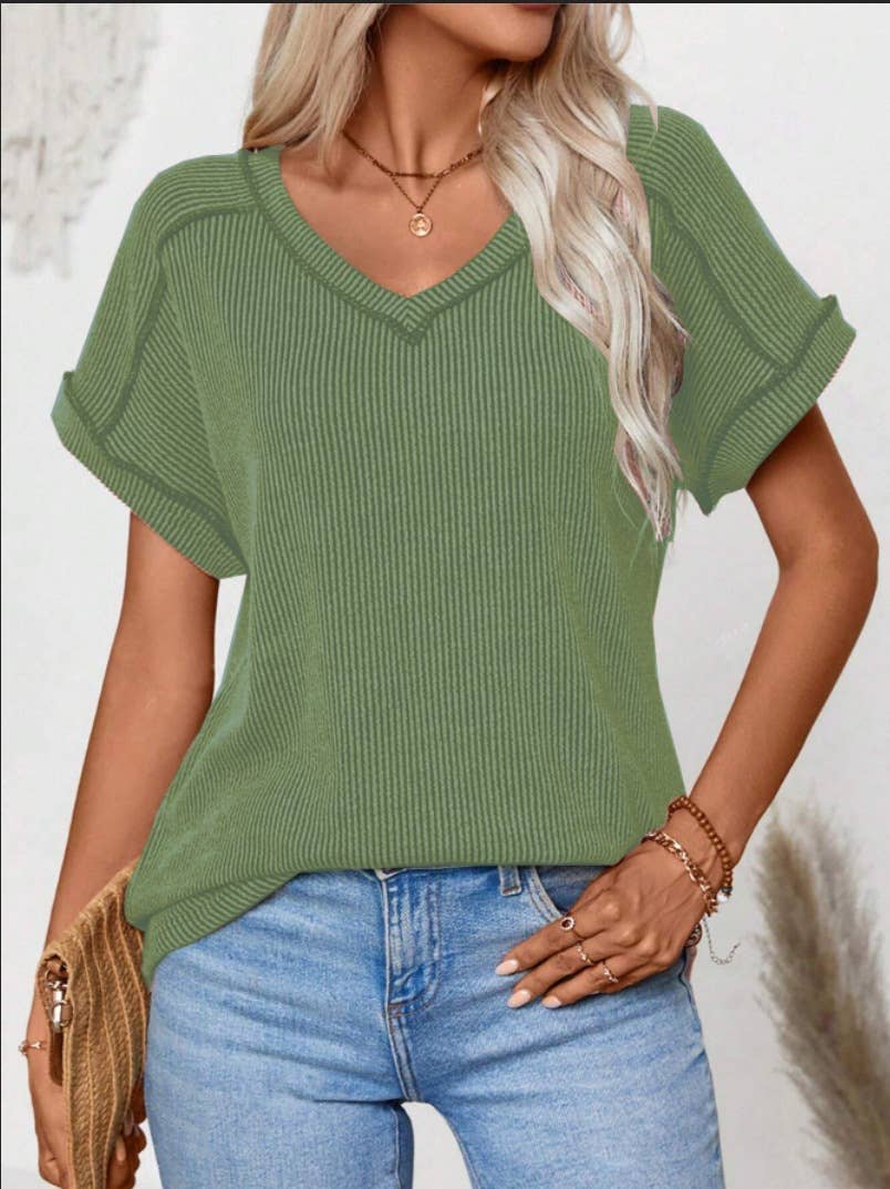 Two-tone Ribbed V-neck Shirt